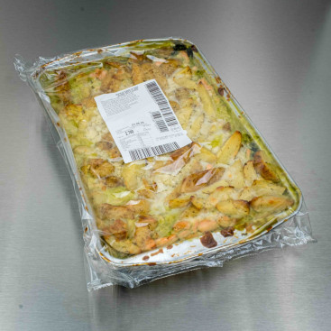 Gratin aux pommes de terres, l&eacute;gumes et saumon 2kg700 env.